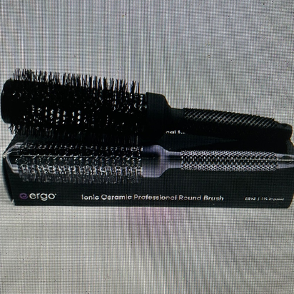 Ergo  Ionic Ceramic Professional Round Brush ER43